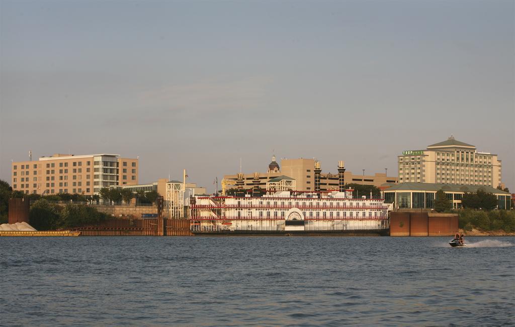 Le Merigot At Tropicana Hotel Evansville Exterior photo